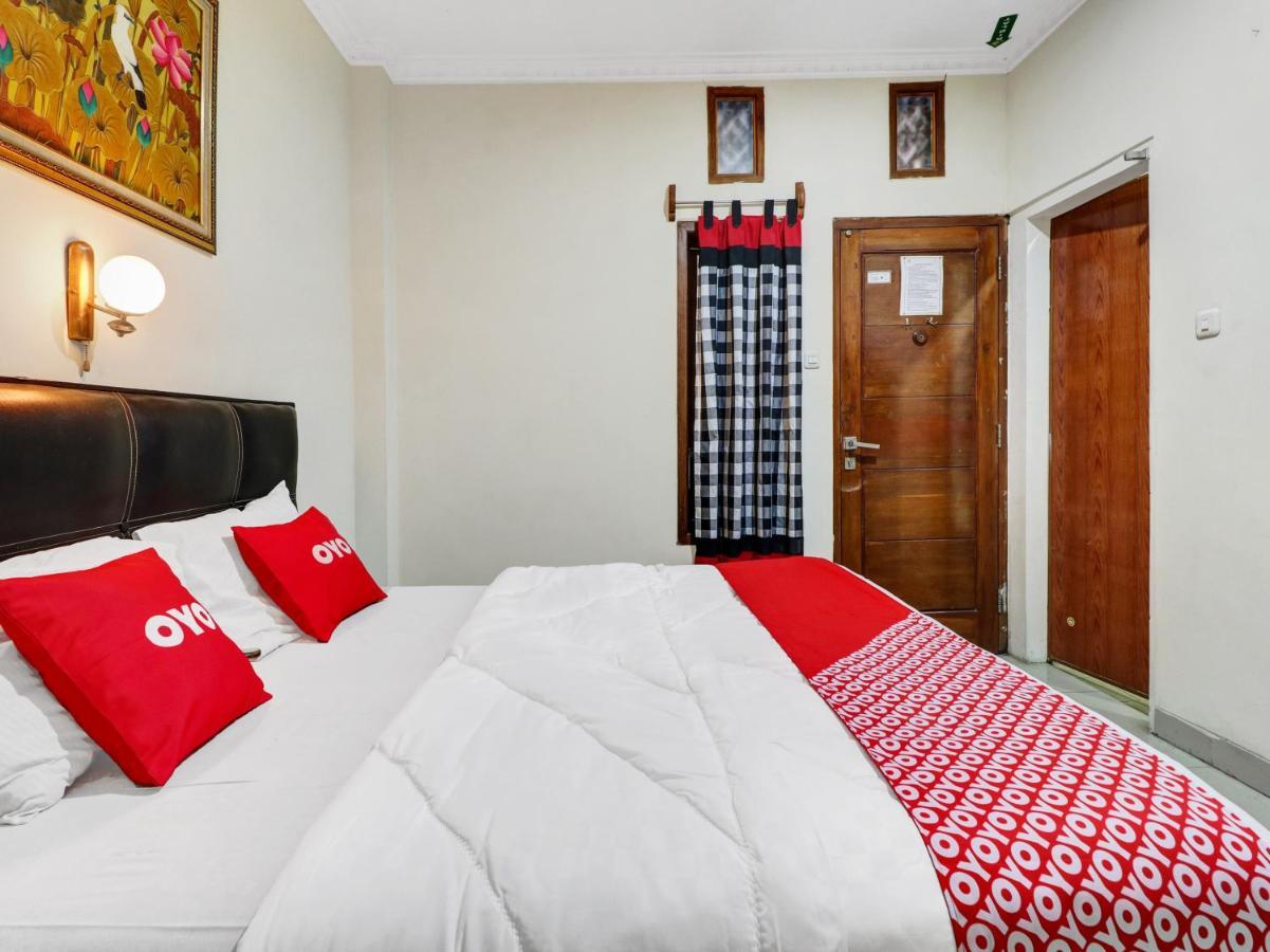 Oyo 90408 Hotel Horton Cirebon Exterior foto